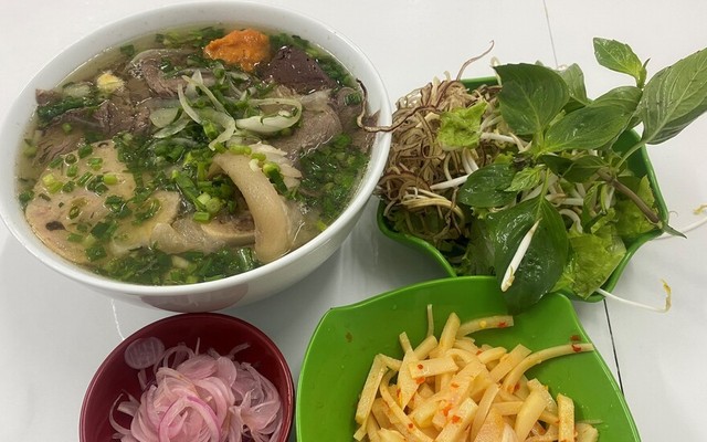 BÀ CHÌA - Bún Bò Huế, Cơm Tấm & Cơm Niêu - Vinhomes OceanPark