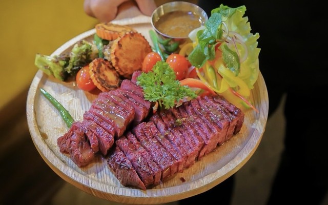 Nhà Garden BBQ And Beer - 32 Lê Thị Riêng