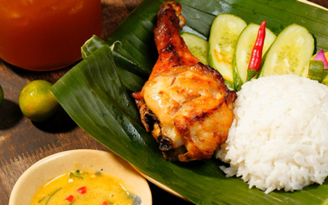 Cơm Gà Nướng Naty - Phan Xích Long