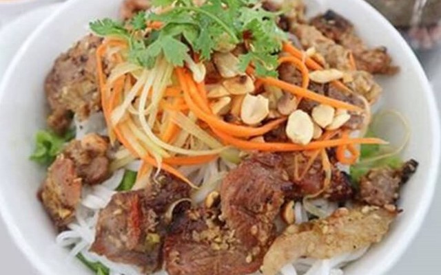 Tân - Bún Thị Nướng - Chợ Nam Dương