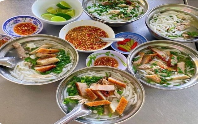 Bánh Canh Chả Cá, Cơm Gà Phan Rang, & Sinh Tố - Đường Số 3