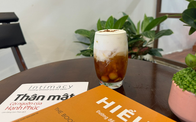 TĨNH Books & Coffee - 182/21 Lê Văn Sỹ