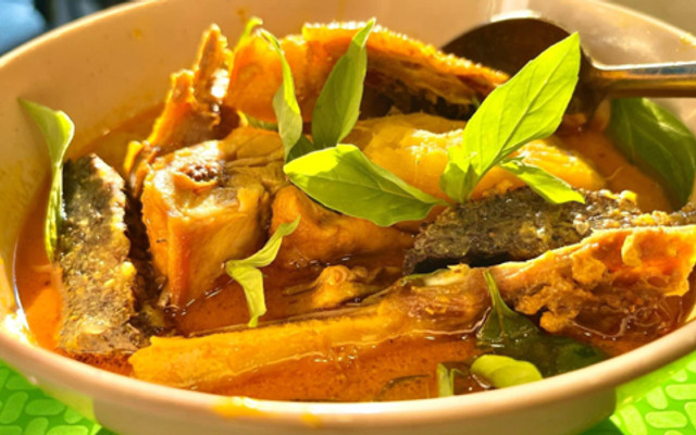 Cà Ri Gà Mr Chen - Ngô Thời Nhiệm