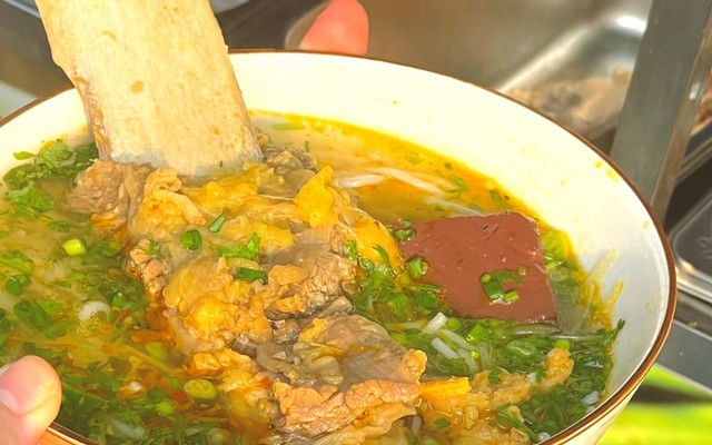 Bún Bò Huế - Bò Lò Bếp