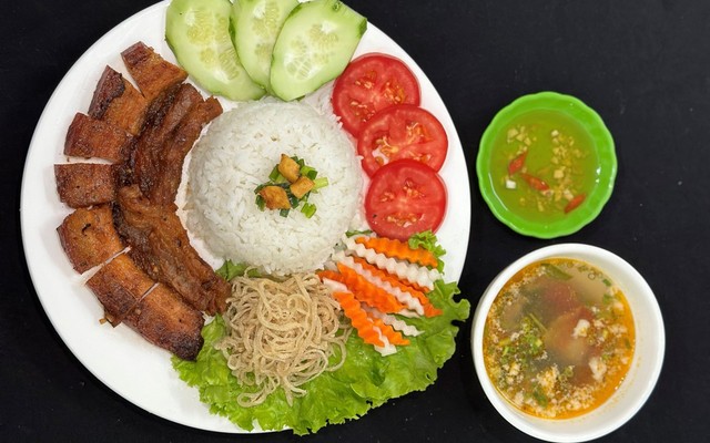 Cơm Văn Phòng Sunshine - Minh Khai