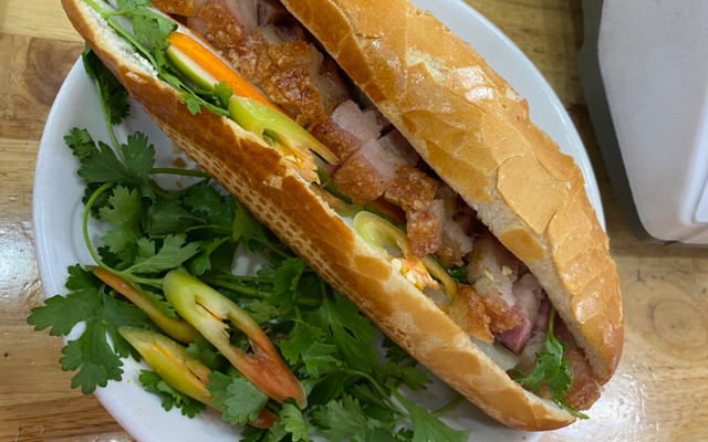 Bánh Mì Heo Quay Phạm Lan - Bánh Mì Heo Quay - An Phú Tây