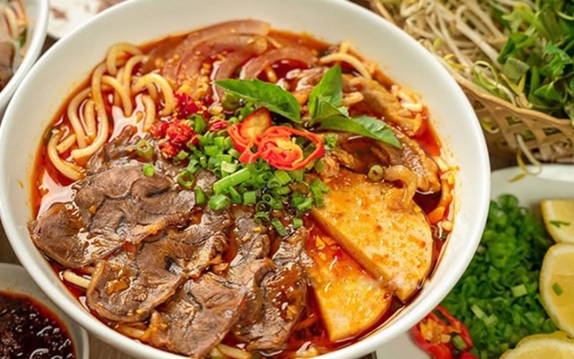 Bún Bò Huế Mỡ Nổi