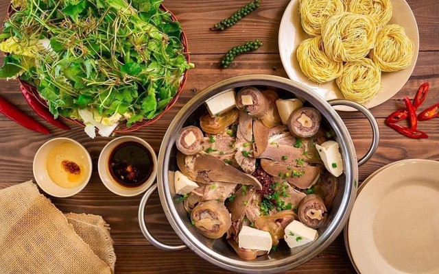 Lẩu Đuôi Bò - Bà Triệu