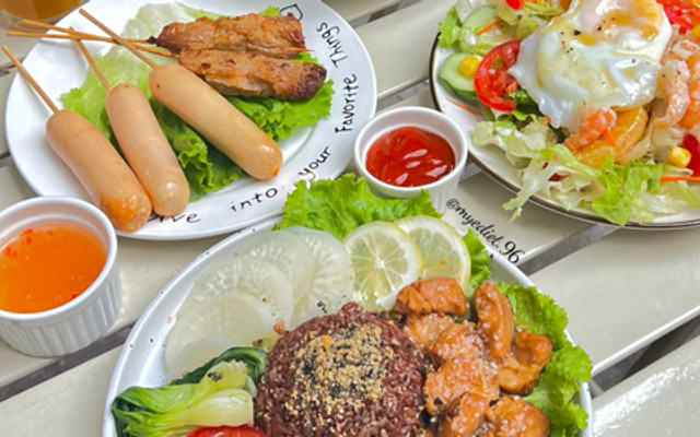 Mye Diet - Salad & Cơm Gạo Lứt
