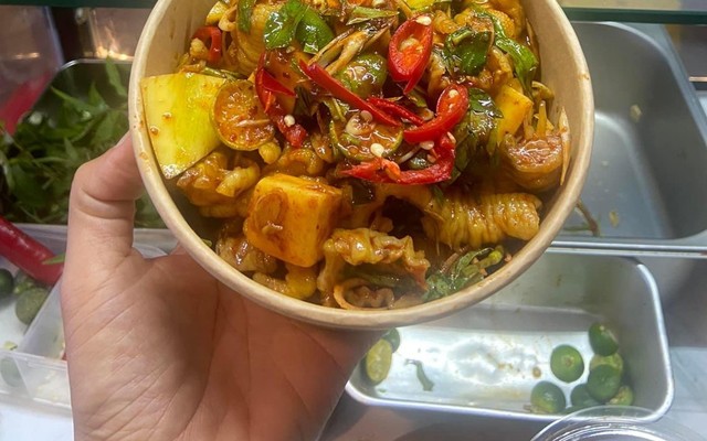 Chân Gà Sốt Thái, Mì Trộn & Cơm Gà 24H - Đô Lương