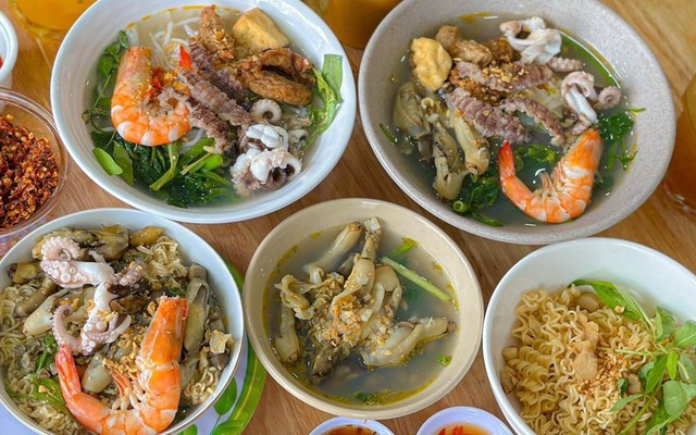 Mì Bún Ốc Hến - Chợ Cây Chàm