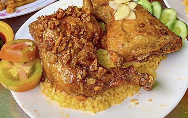 Cơm Gà Da Giòn & Tóp Mỡ Song Anh - Đường Số 18