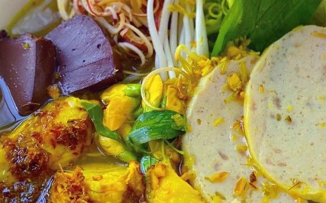 Mì Gà Tần - Trần Chiên