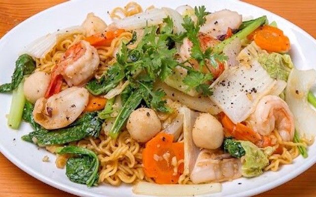 Ăn Vặt 93 - Nui Xào Bò & Bột Chiên - Lê Thị Riêng