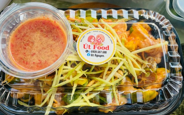 Chân Gà Sốt Thái Út Food - Võ Trường Toản