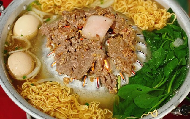 Sơn Tùng Bò Leo Núi - Trần Thị Nhượng