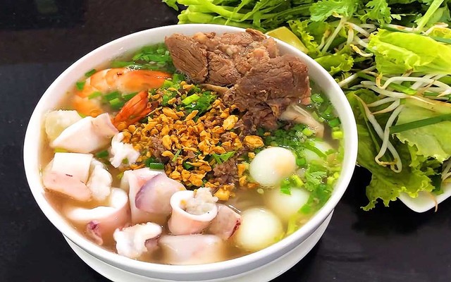 Hủ Tiếu Mực Nhuận Gia Truyền - Huỳnh Thiện Lộc