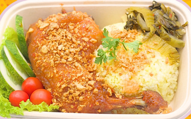 Cơm Gà Sốt Mắm Tỏi Dĩ An - Nguyễn Thái Học