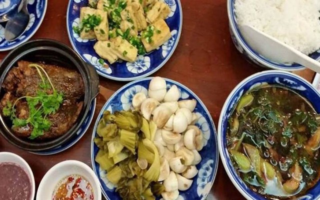 Tiệm Cà Phê Nhà Mình - Cơm Bắc, Sinh Tố & Nước Ép