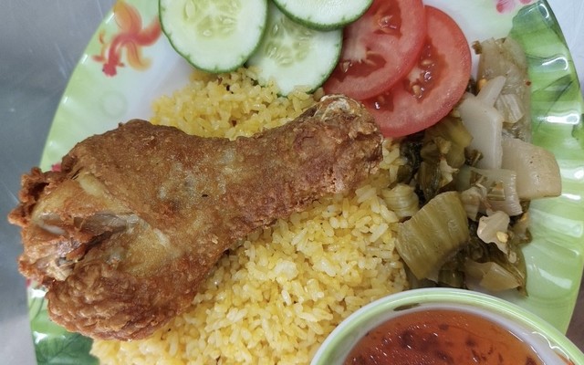 Cơm Gà Zòn 51 - Phạm Văn Thuận