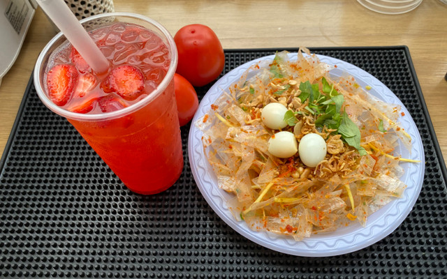 Ăn Vặt Thanh Thuý - Xiên Que, Bánh Tráng Trộn & Trà Trái Cây - Hẻm 33E/1 Hiệp Thành 22