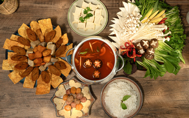 Veggie Castle Trần Kim Xuyến - Buffet Chay - Trần Kim Xuyến