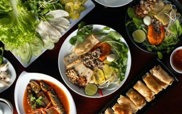 Anh Út - Miến Trộn Sốt Thái & Mẹt Cuốn Rau Rừng