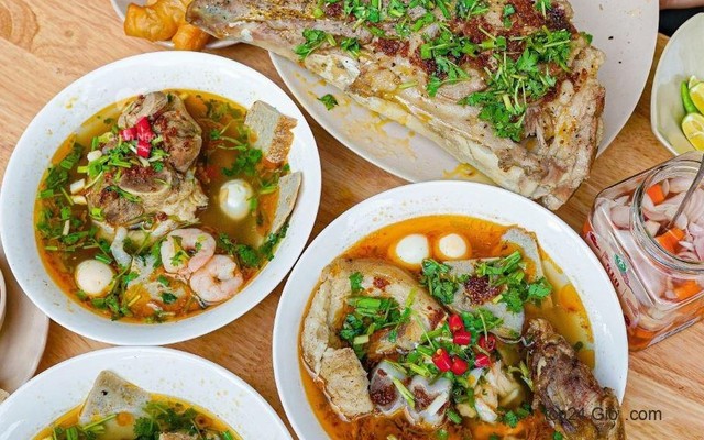 Bánh Canh Xương Má Hàm & Bún Bò - Tiệm Ăn Cô Ba