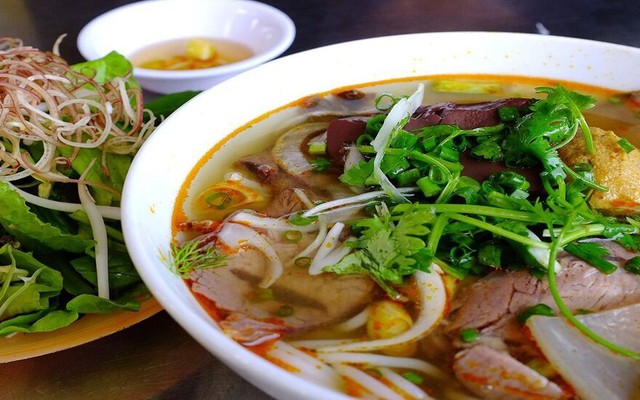 Bún Bò Huế - 31 Mạc Thái Tổ