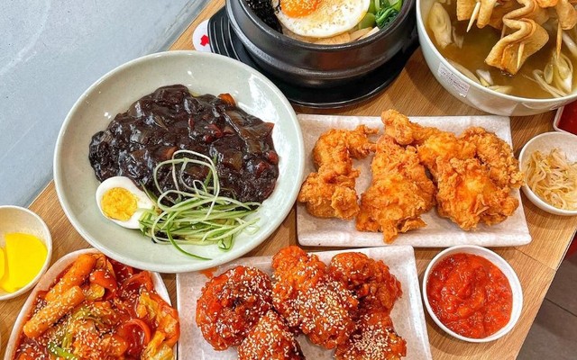 Koko Dagabi - Cơm Trộn & Gà Rán Hàn Quốc