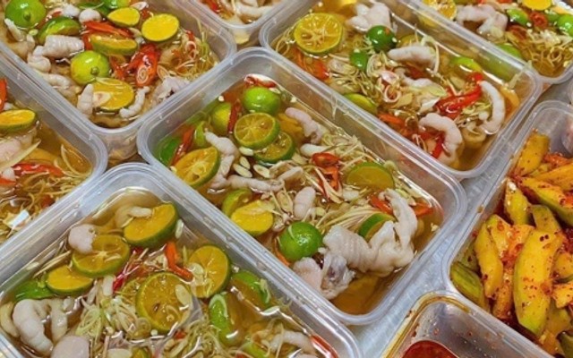 Tiệm 24h Em Thảo - Nước Uống - Đại Lộ Lê Lợi 