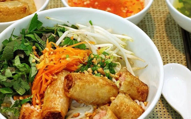 Bún Bì Chả Giò Trúc Trương - Nguyễn Trãi