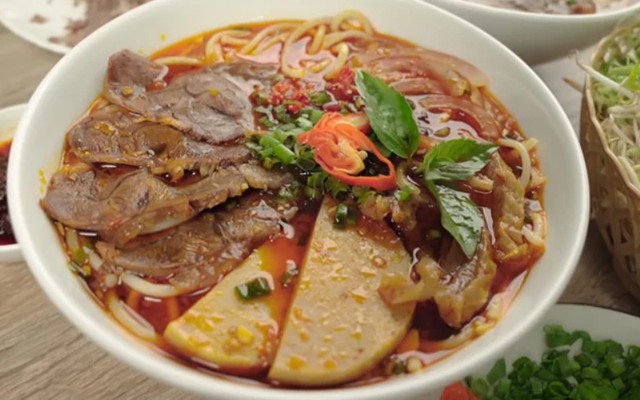 Bún Bò Huế Cô Trâm Sài Gòn - Nguyễn Thị Kiểu