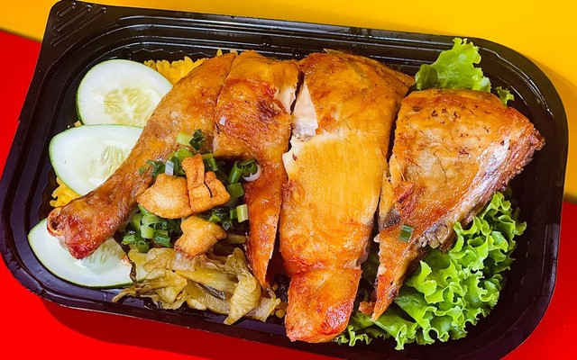 Cơm Gà Xối Mỡ 68 - Đặng Thuỳ Trâm