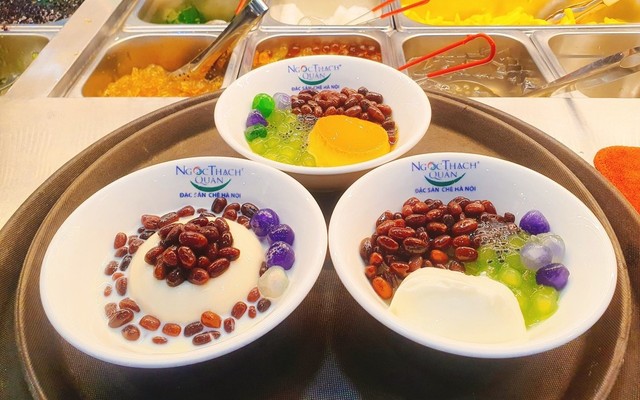 Quán Chè Ngọc Thạch - Nguyễn Huệ