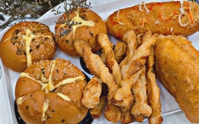 Bánh Mì & Bánh Bao Ba Hưng Bakery - 44 Nguyễn Tất Thành