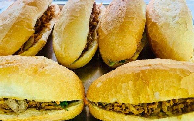 Về Đây Ăn Chay - Bánh Mì - Nguyễn Quý Tân