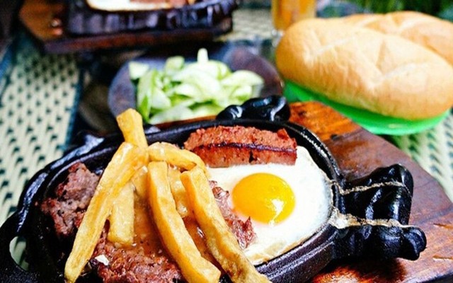 Sam Quán - Bánh Mì Chảo & Bít Tết