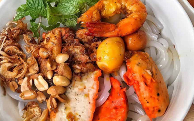 Bánh Canh Bình Định - Phố Lương Đình Của