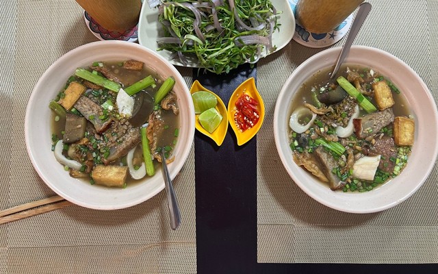 Tiệm Chay Nàng Mây - Cách Mạng Tháng 8