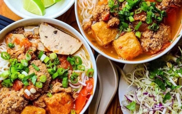 Bún Ốc Sườn Cô Thúy