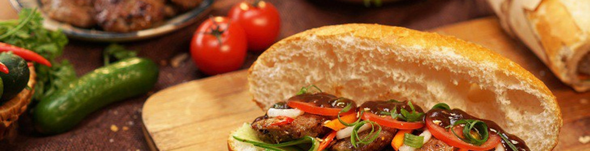 Bánh Mì Thịt Nướng Nguyễn Đình Chính