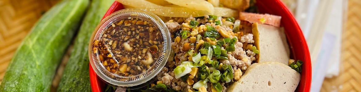 Bún Thịt Xào Củ Sắn - Cô Ba Chề