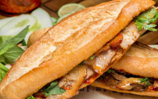 Bánh Mỳ Pate Hiệu Ông Tây - 120 Tuệ Tĩnh