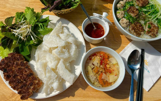 Bún Chả Chấm Hoàng Gia - Bún Chả Ninh Bình Gia Truyền 30 Năm - Hoàng Công Chất