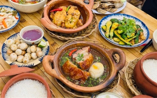 Cơm Niêu 1990 - Cơm Niêu, Hải Sản & Lẩu - Cách Mạng Tháng 8