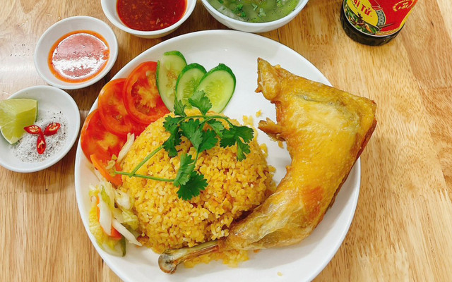 Cơm Gà Ta Xứ Quảng - Cơm Gà - 495B Lê Văn Quới