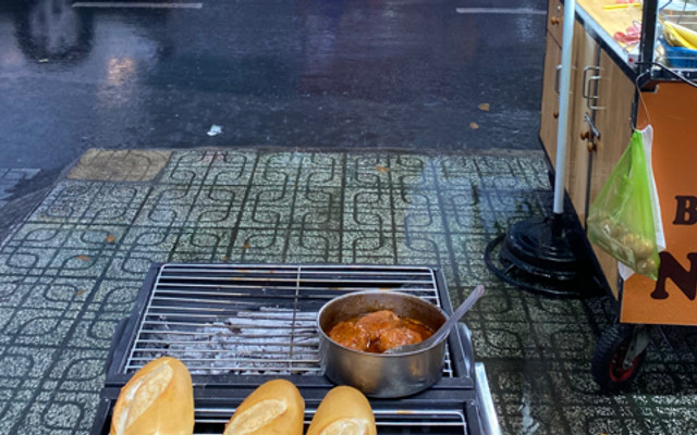 BÁNH MÌ NGÂN - Bánh Mì, Cafe Và Trà - Đường Quang Trung