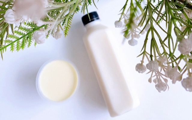 Hinnie - Sữa Chua Nếp Cẩm & Caramel