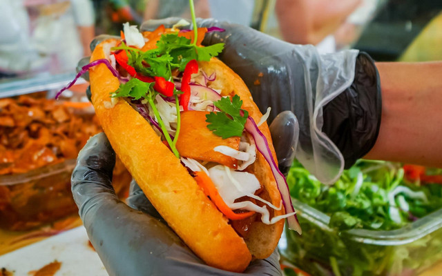 BÁNH MÌ CHAY VEGAN - VIELO PLANT.BASED